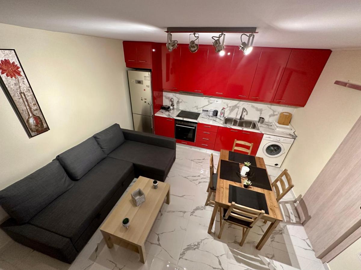Red Harmony By The Sea Pool And Balcony Apartment Kalamata Exterior photo
